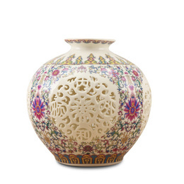 Jingdezhen porcelain & famille rose & hollow-out style vase ; Style5
